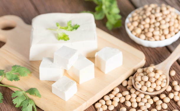 Đậu phụ có nhiều lợi ích cho sức khỏe nhưng ai không nên ăn?