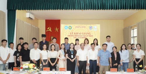 ĐẠI HỌC THÁI NGUYÊN – DẤU ẤN HỢP TÁC ĐÀO TẠO TRONG LỄ KHAI GIẢNG CHƯƠNG TRÌNH CỬ NHÂN TNƯ – E-LEARNING TẠI TRƯỜNG CAO ĐẲNG CÔNG NGHỆ Y – DƯỢC VIỆT NAM