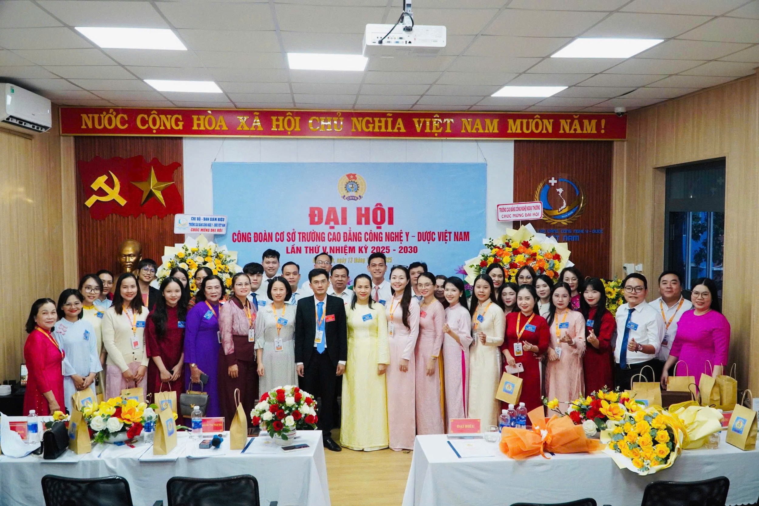 ĐẠI HỘI CÔNG ĐOÀN CƠ SỞ TRƯỜNG CAO ĐẲNG CÔNG NGHỆ Y – DƯỢC VIỆT NAM LẦN THỨ V, NHIỆM KỲ 2025 – 2030