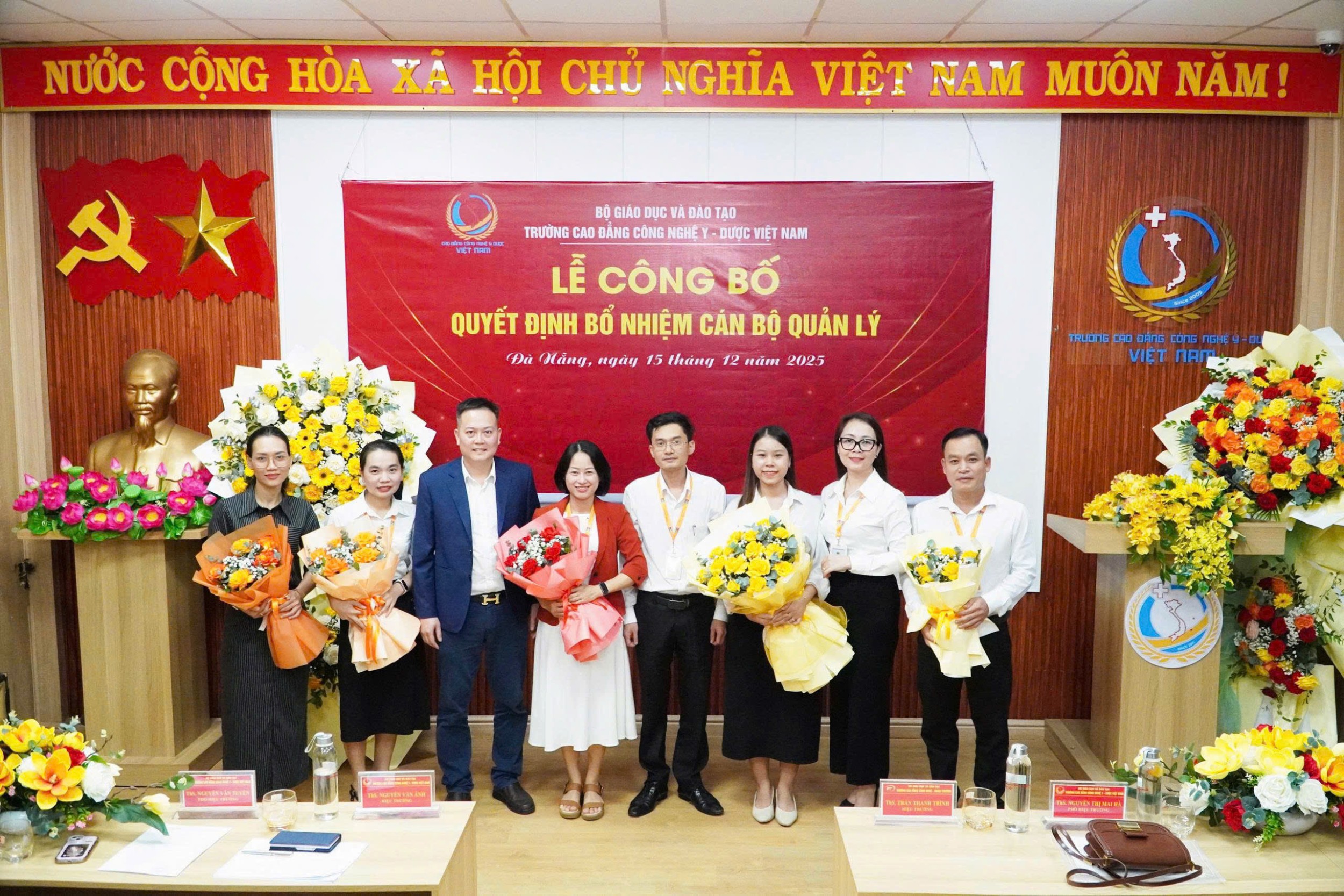 LỄ CÔNG BỐ QUYẾT ĐỊNH BỔ NHIỆM CÁN BỘ QUẢN LÝ TRƯỜNG CAO ĐẲNG CÔNG NGHỆ Y – DƯỢC VIỆT NAM