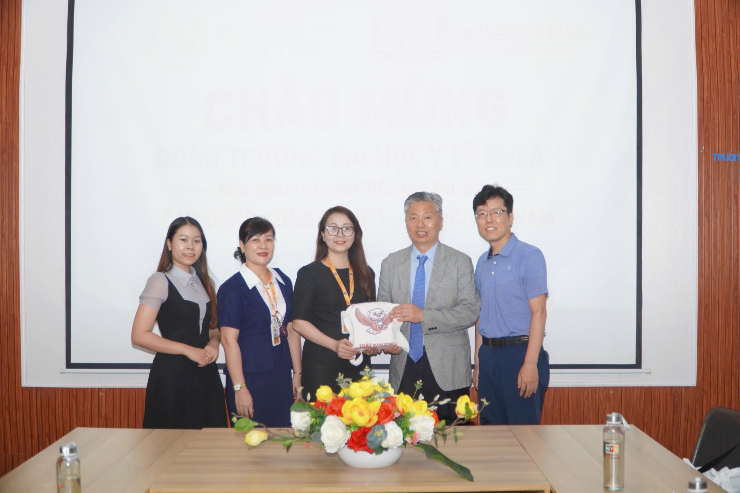 🌸🤝 TRƯỜNG CAO ĐẲNG CÔNG NGHỆ Y - DƯỢC VIỆT NAM LÀM VIỆC VỚI ĐẠI HỌC Y TẾ BUSAN VỀ HỢP TÁC TRAO ĐỔI SINH VIÊN NGÀNH CHĂM SÓC SẮC ĐẸP