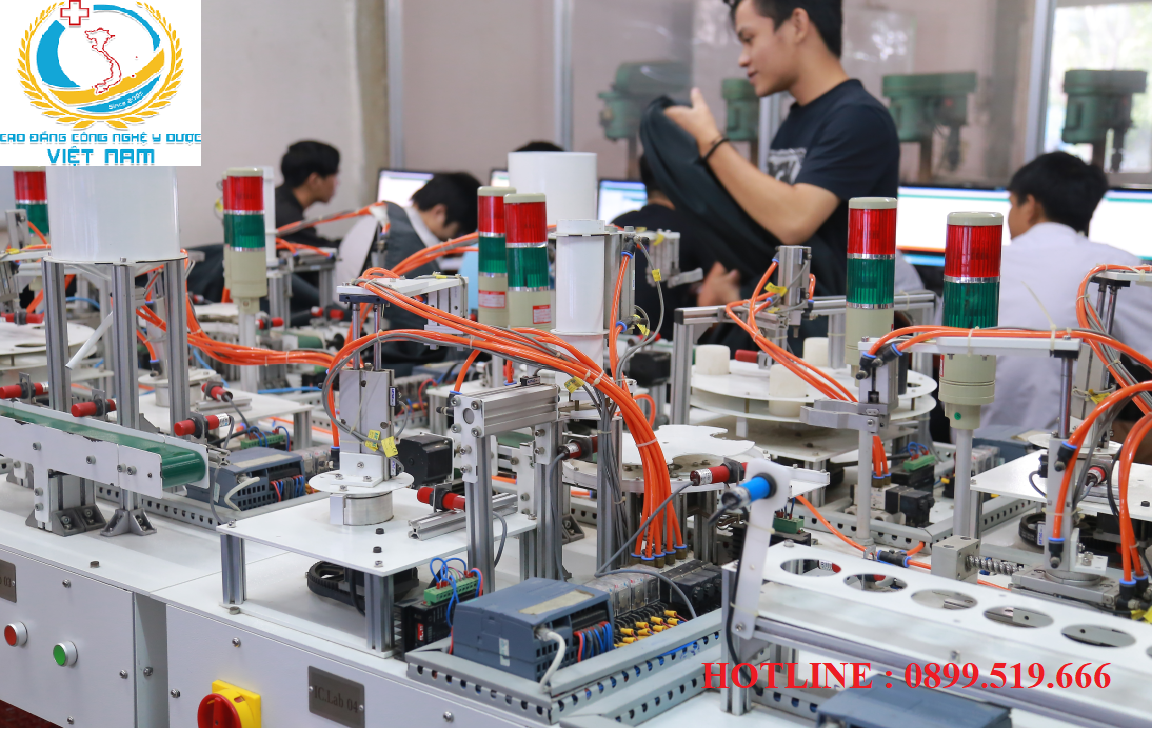 Tại sao chọn học khối ngành Kỹ thuật tại trường Cao đẳng Công nghệ Y-Dược Việt Nam?