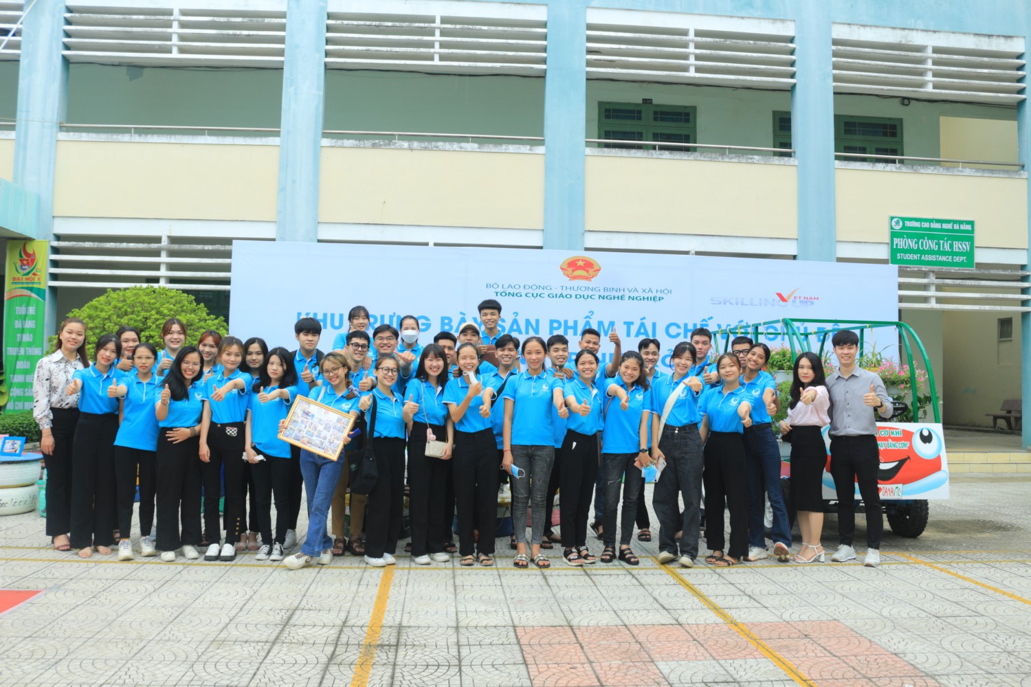 Trường Cao đẳng Công nghệ Y - Dược Việt Nam tham gia ngày hội bảo vệ môi trường