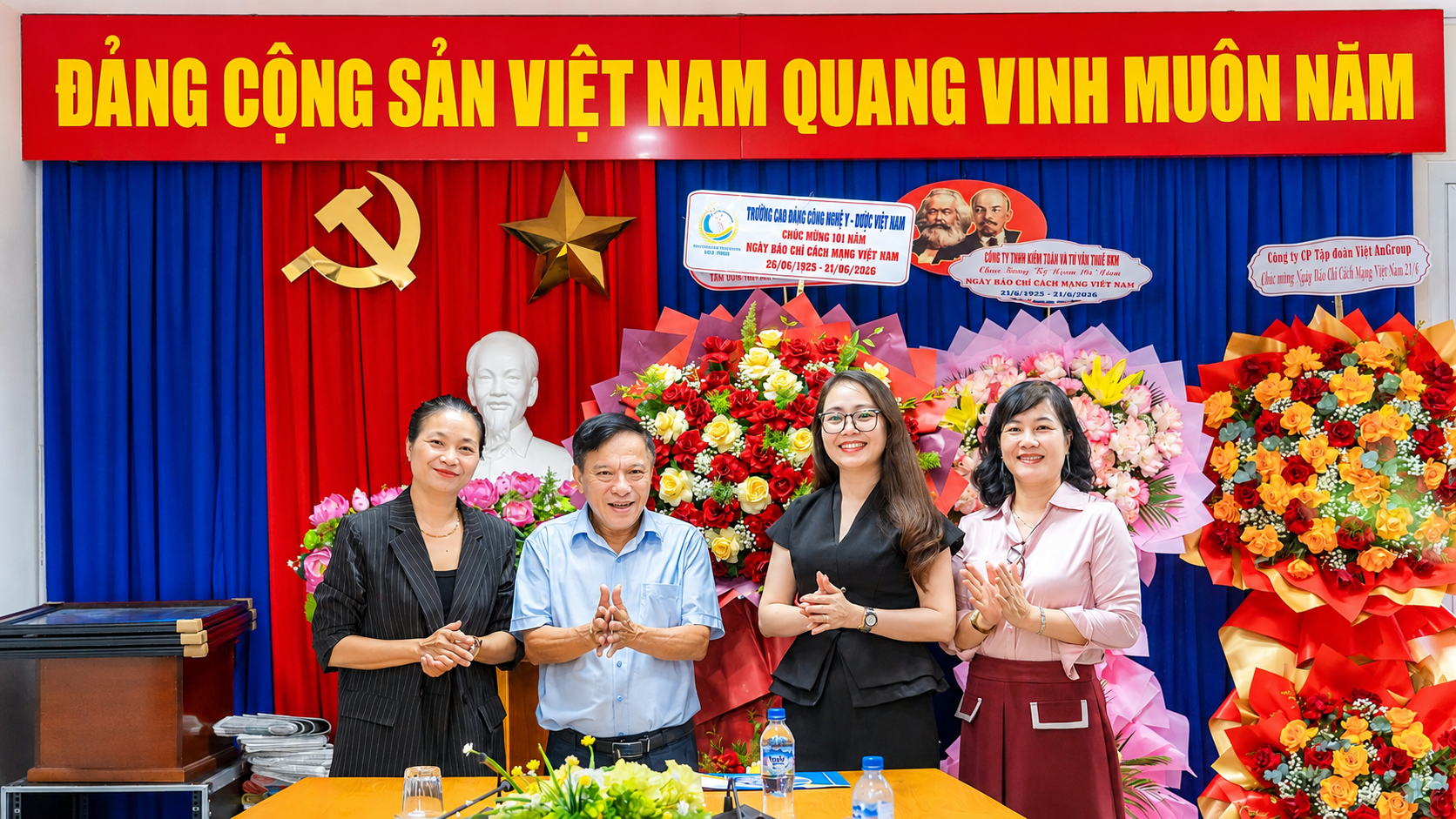 🌷 TRƯỜNG CAO ĐẲNG CÔNG NGHỆ Y – DƯỢC VIỆT NAM THĂM VÀ CHÚC MỪNG CÁC CƠ QUAN BÁO CHÍ NHÂN KỶ NIỆM 101 NĂM NGÀY BÁO CHÍ CÁCH MẠNG VIỆT NAM 🌷